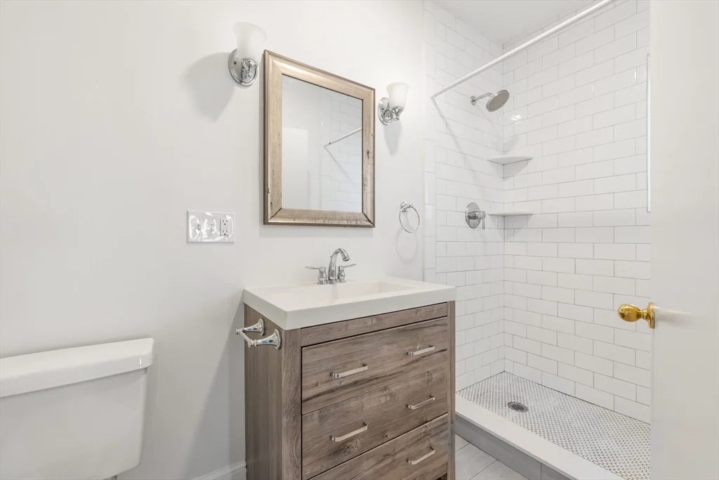 3 bed, 2 bath apartment for rent at 33 Pearl St Unit 2, Natick — photo 13 of 27