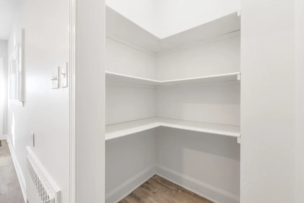 3 bed, 2 bath apartment for rent at 33 Pearl St Unit 2, Natick — photo 4 of 27
