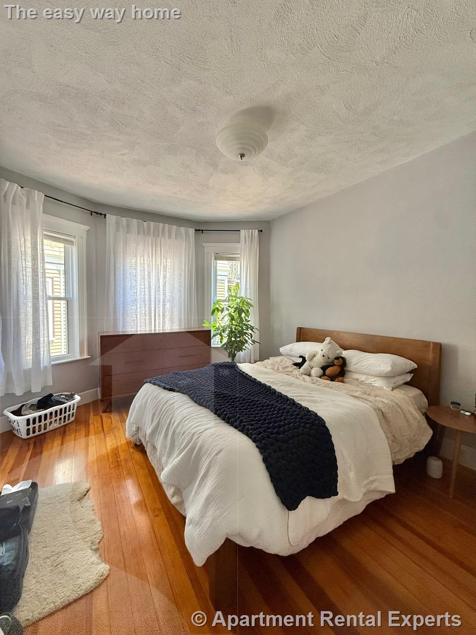 2 bed, 1 bath apartment for rent at 33 Pearson Ave Unit 1, Davis Square — photo 9 of 15