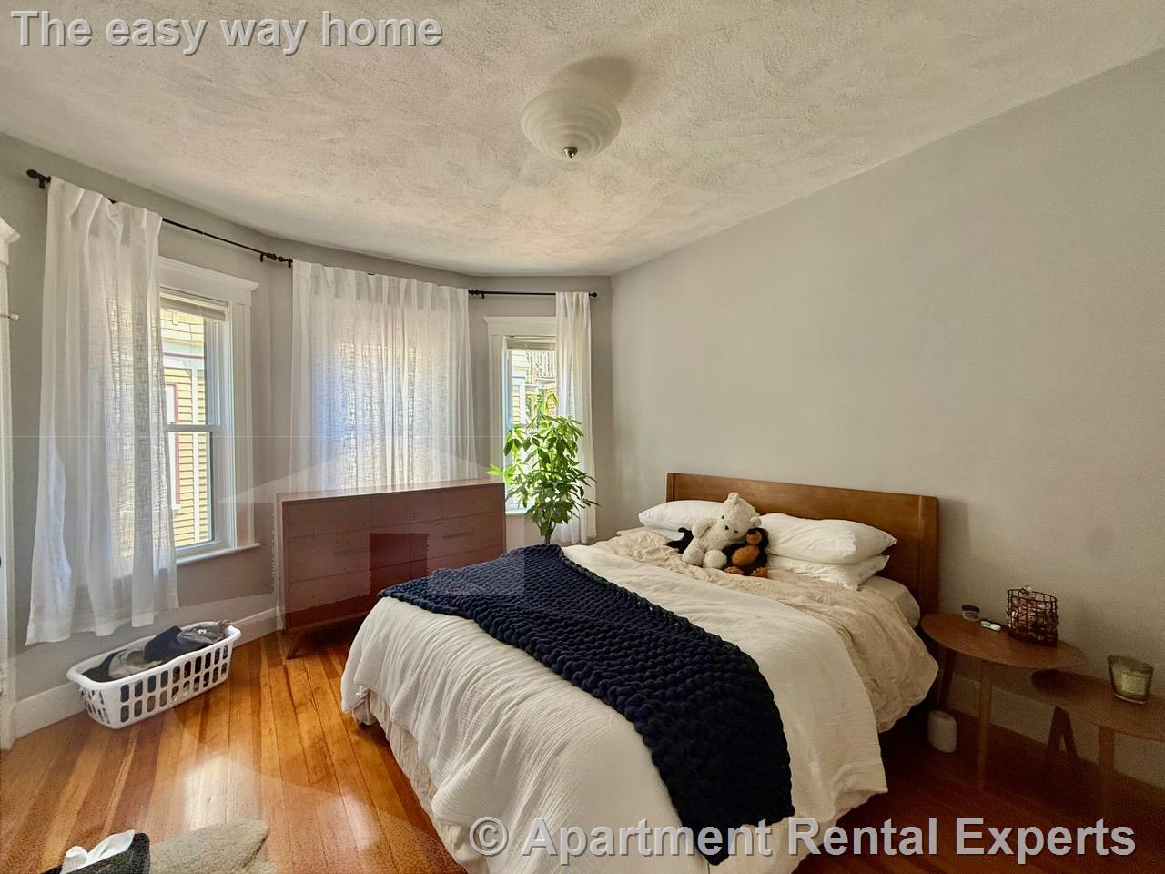 2 bed, 1 bath apartment for rent at 33 Pearson Ave Unit 1, Davis Square — photo 8 of 15