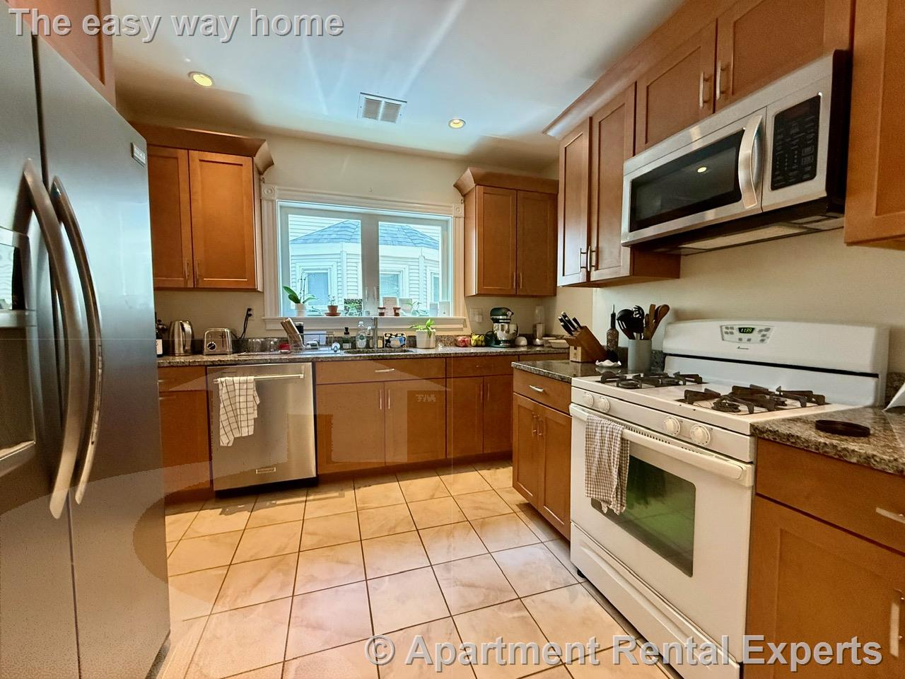 2 bed, 1 bath apartment for rent at 33 Pearson Ave Unit 1, Davis Square — photo 3 of 15