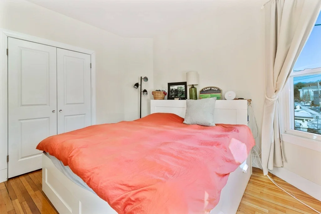 3 bed, 1 bath apartment for rent at 33 Plainfield St Unit 2, Jamaica Plain — photo 13 of 21