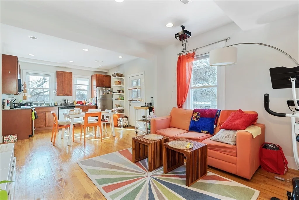3 bed, 1 bath apartment for rent at 33 Plainfield St Unit 2, Jamaica Plain — photo 3 of 21