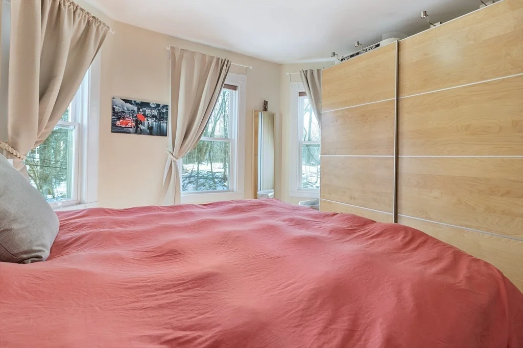3 bed, 1 bath apartment for rent at 33 Plainfield St Unit 2, Jamaica Plain — photo 14 of 21