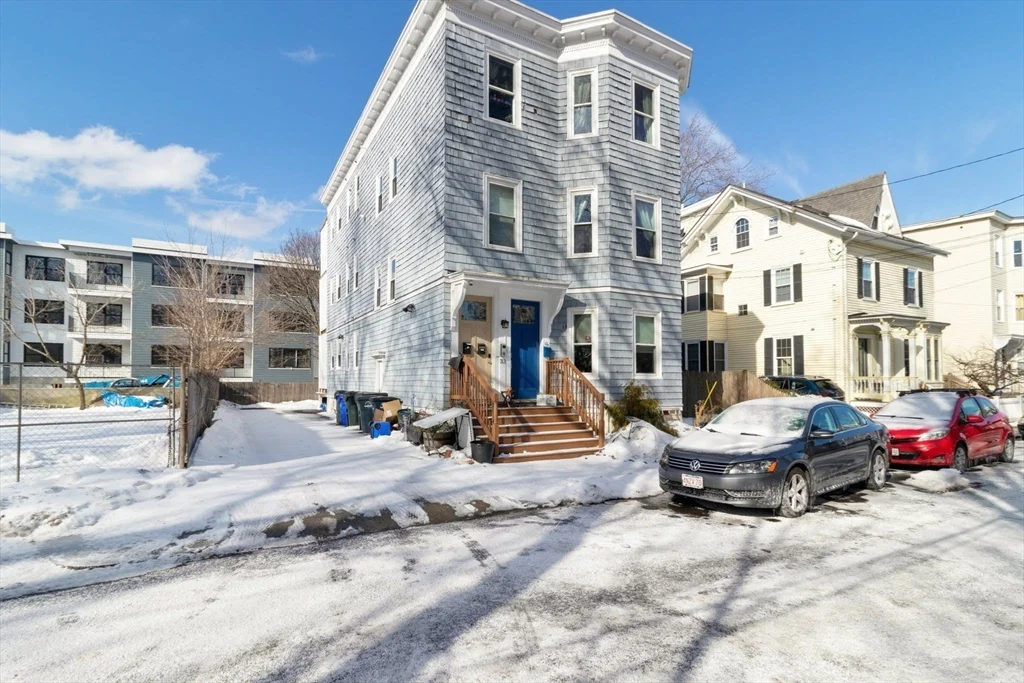 3 bed, 1 bath apartment for rent at 33 Plainfield St Unit 2, Jamaica Plain — photo 19 of 21