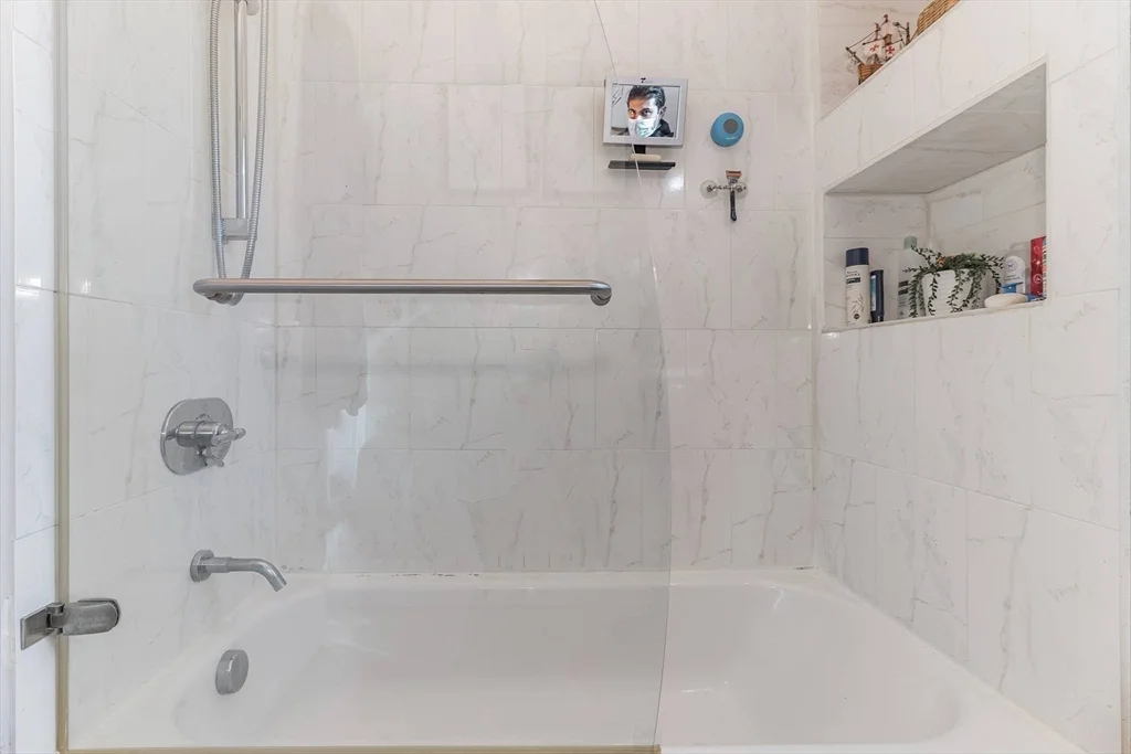 3 bed, 1 bath apartment for rent at 33 Plainfield St Unit 2, Jamaica Plain — photo 15 of 21