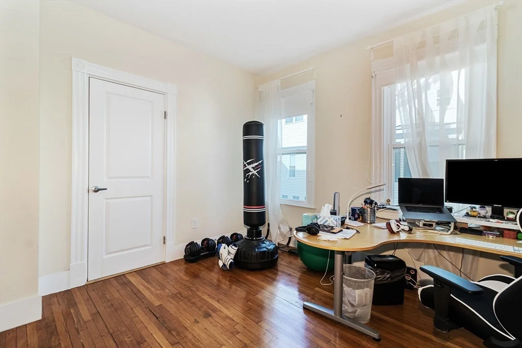 3 bed, 1 bath apartment for rent at 33 Plainfield St Unit 2, Jamaica Plain — photo 11 of 21