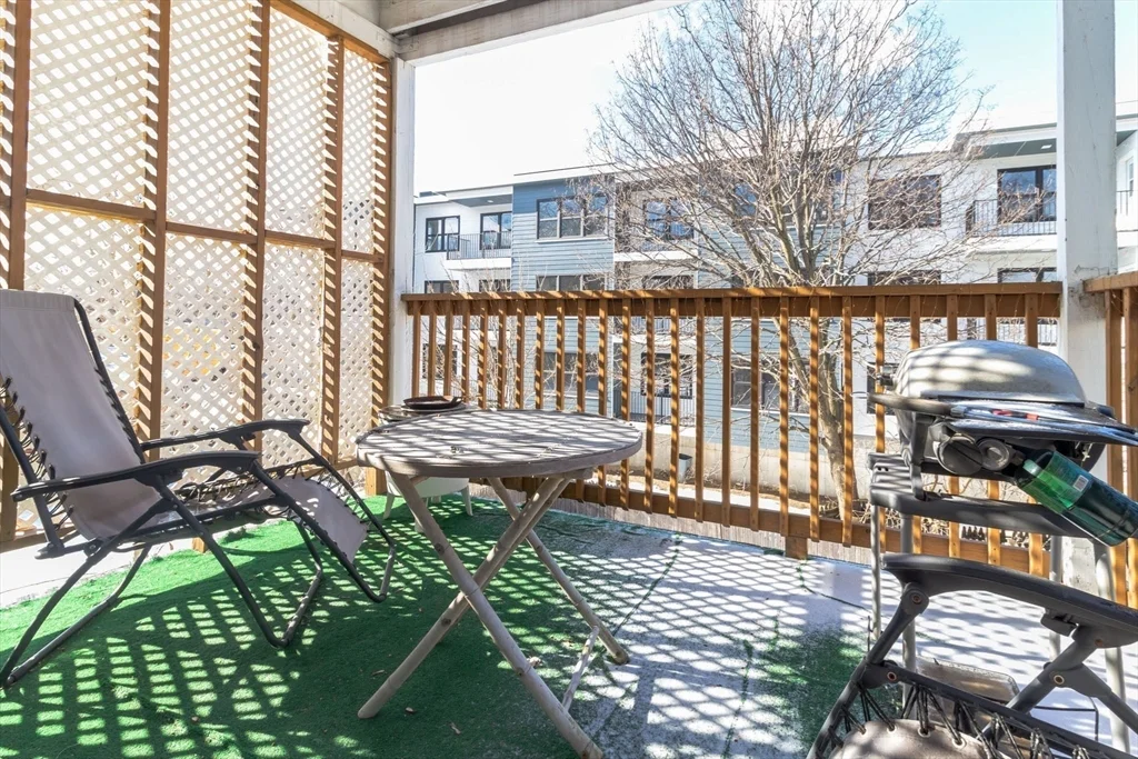 3 bed, 1 bath apartment for rent at 33 Plainfield St Unit 2, Jamaica Plain — photo 17 of 21