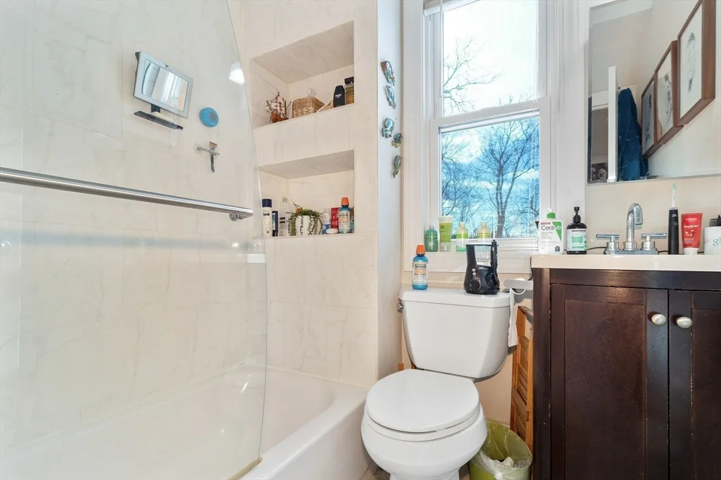 3 bed, 1 bath apartment for rent at 33 Plainfield St Unit 2, Jamaica Plain — photo 9 of 21