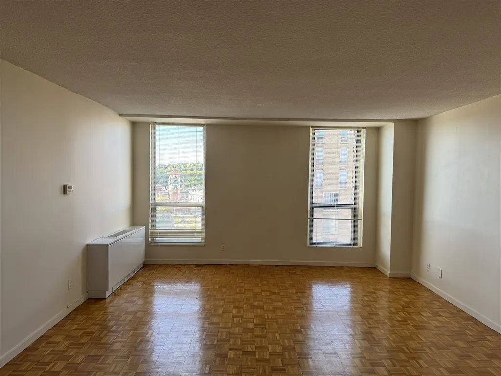 1 bed, 1 bath apartment for rent at 33 Pond Ave Unit 1010, Longwood — photo 5 of 20