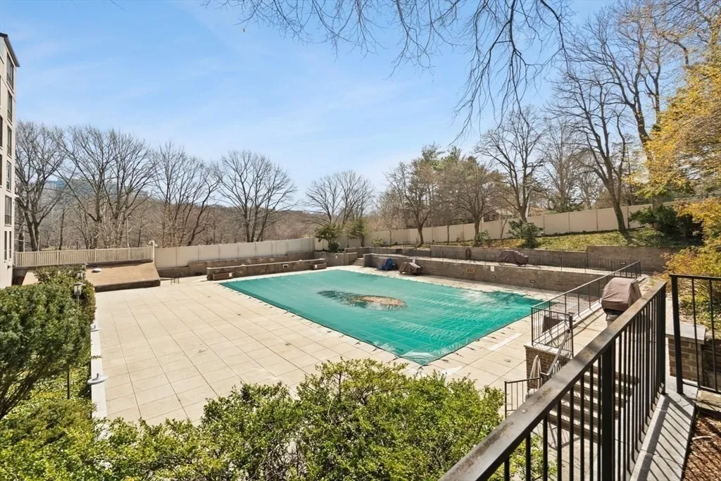 1 bed, 1 bath apartment for rent at 33 Pond Ave Unit 1010, Longwood — photo 15 of 20