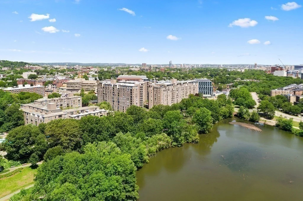 1 bed, 1 bath apartment for rent at 33 Pond Ave Unit 1014, Coolidge Corner — photo 11 of 17