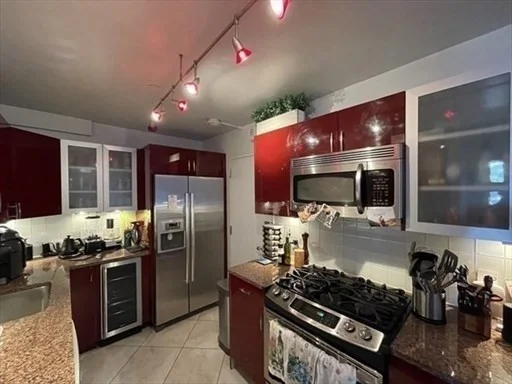 2 bed, 2 bath apartment for rent at 33 Pond Ave Unit 1019, Brookline — photo 9 of 32
