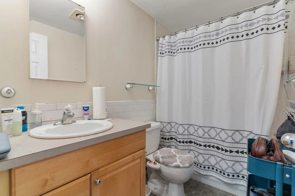 1 bed, 1 bath apartment for rent at 33 Pond Ave Unit 1102, Coolidge Corner — photo 13 of 15