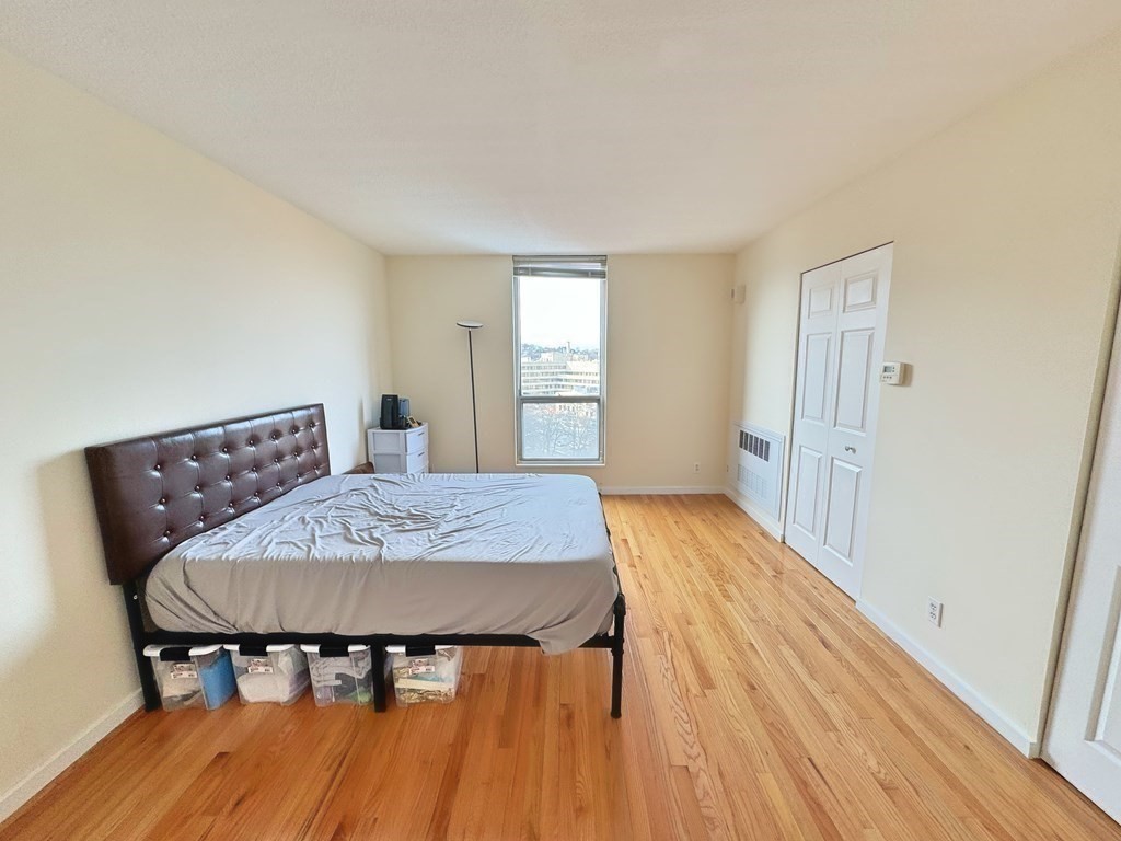 1 bed, 1 bath apartment for rent at 33 Pond Ave Unit 1118, Brookline — photo 5 of 14
