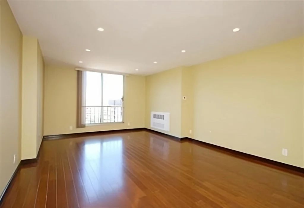 1 bed, 1 bath apartment for rent at 33 Pond Ave Unit 1202, Brookline Village — photo 3 of 20