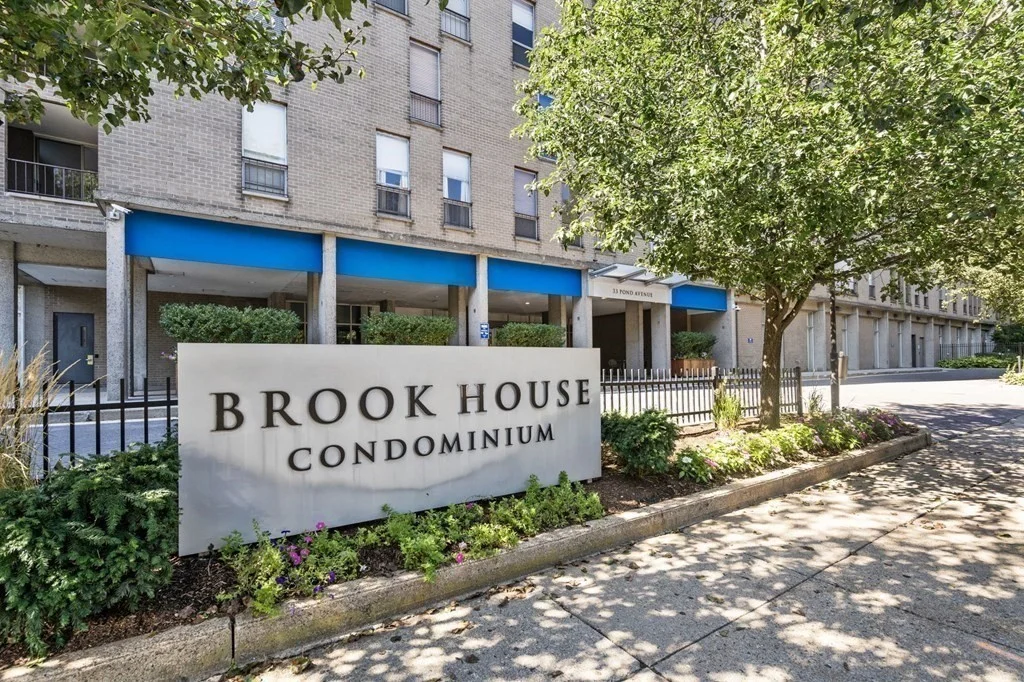 2 bed, 2 bath apartment for rent at 33 Pond Ave Unit 1203, Longwood — photo 2 of 21