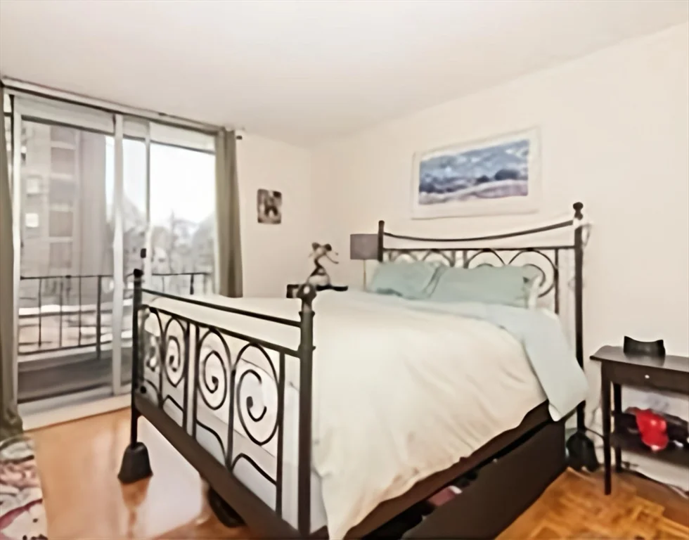 1 bed, 1 bath apartment for rent at 33 Pond Ave Unit 312, Coolidge Corner — photo 6 of 17