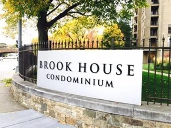 1 bed, 1 bath apartment for rent at 33 Pond Ave Unit 401, Brookline Village — photo 18 of 19
