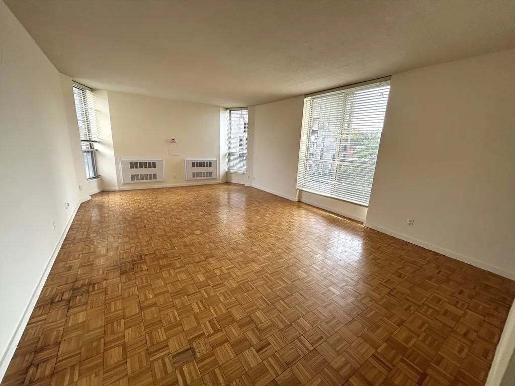 1 bed, 1 bath apartment for rent at 33 Pond Ave Unit 401, Brookline Village — photo 3 of 19