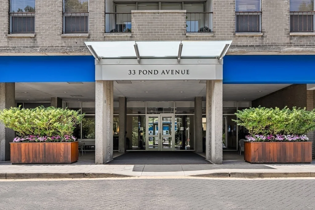 1 bed, 1 bath apartment for rent at 33 Pond Ave Unit 608, Brookline Village — photo 12 of 15