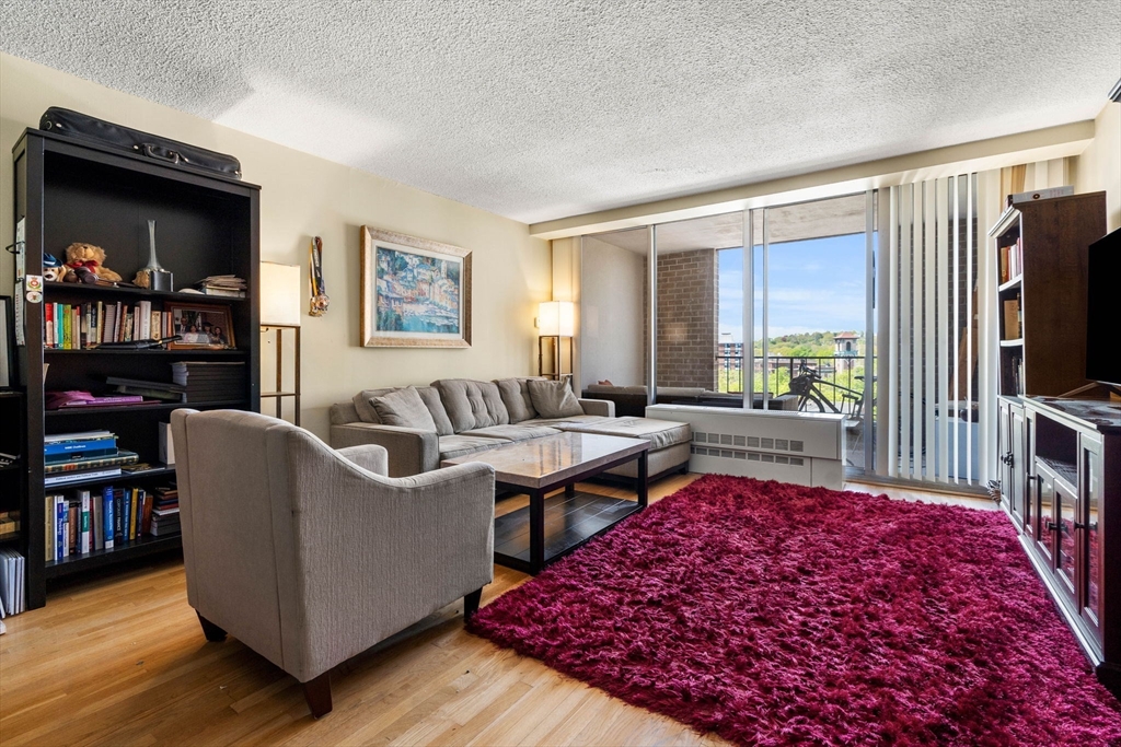 1 bed, 1 bath apartment for rent at 33 Pond Ave Unit 804, Brookline — photo 1 of 15