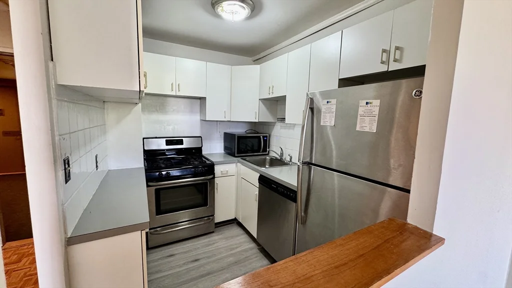 1 bed, 1 bath apartment for rent at 33 Pond Ave Unit 813, Coolidge Corner