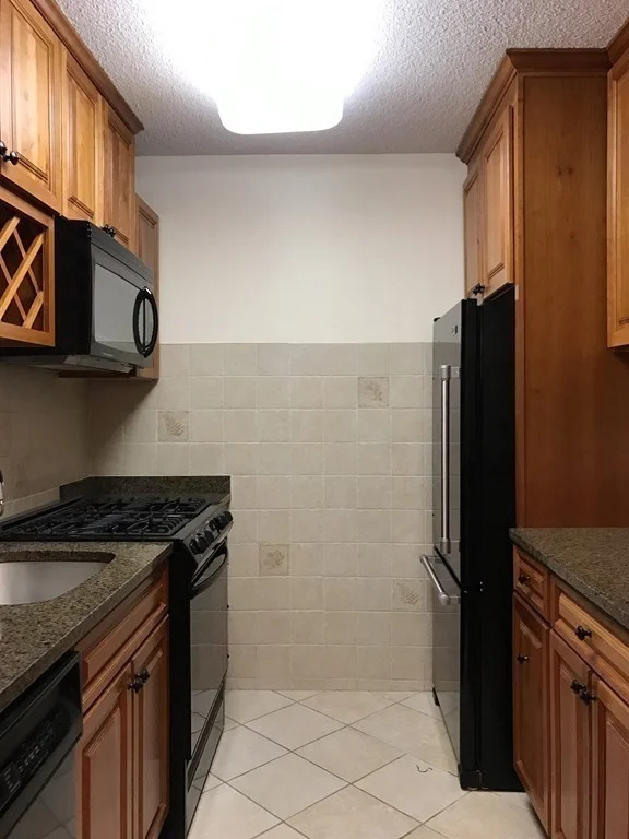 1 bed, 1 bath apartment for rent at 33 Pond Ave Unit 908, Brookline Village — photo 3 of 30