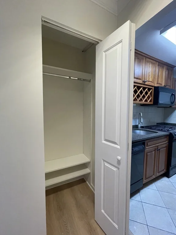 1 bed, 1 bath apartment for rent at 33 Pond Ave Unit 908, Brookline Village — photo 6 of 30