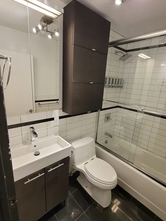 2 bed, 2 bath apartment for rent at 33 Pond Ave Unit 924, Coolidge Corner — photo 6 of 8