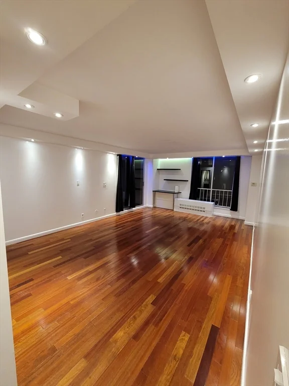 2 bed, 2 bath apartment for rent at 33 Pond Ave Unit 924, Coolidge Corner