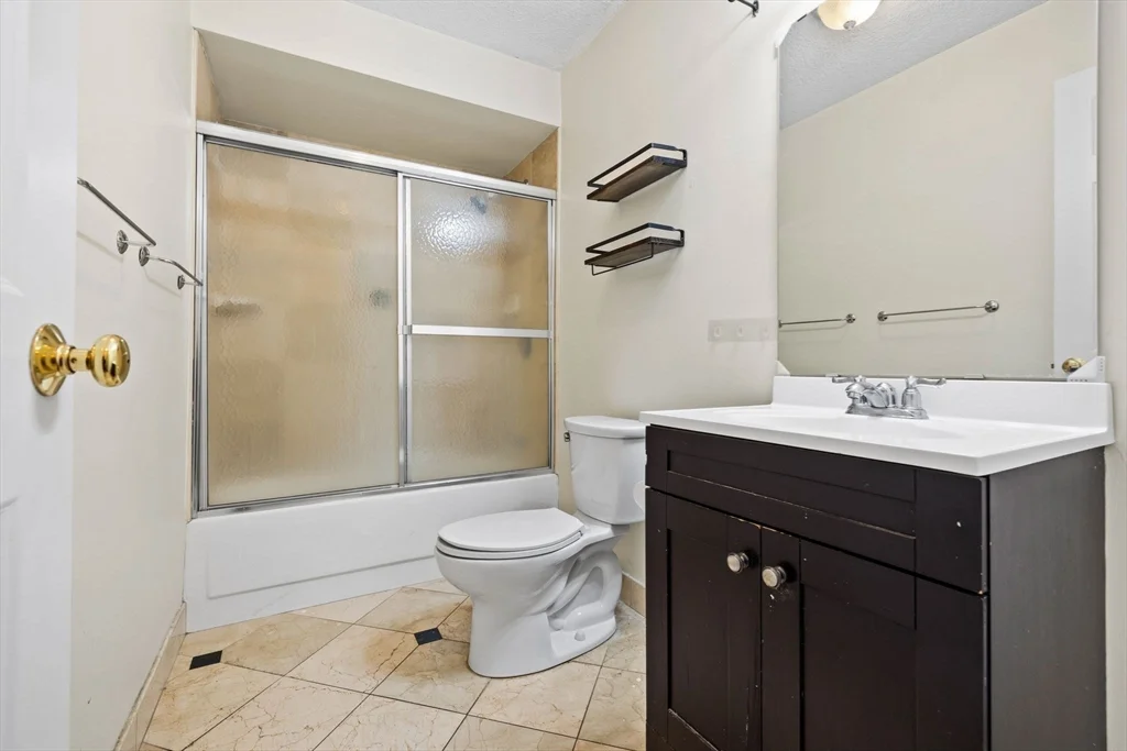 1 bed, 1 bath apartment for rent at 33 Pond Unit 704, Brookline Village — photo 4 of 7