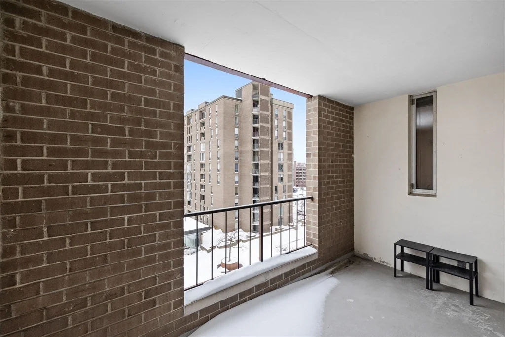 1 bed, 1 bath apartment for rent at 33 Pond Unit 704, Brookline Village — photo 6 of 7
