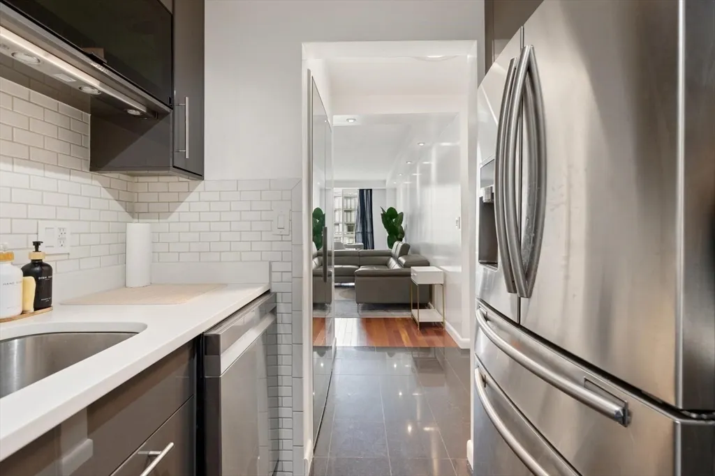 2 bed, 2 bath apartment for rent at 33 Pond Unit 924, Coolidge Corner — photo 11 of 29
