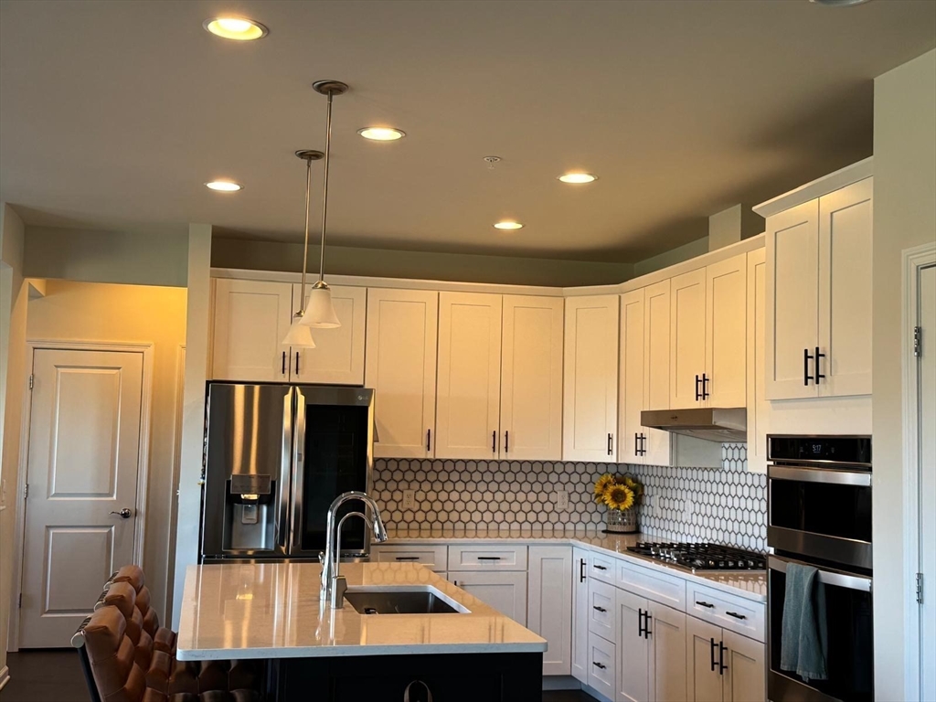 3 bed, 2 bath apartment for rent at 33 Poplar Ln Unit 33, Hopkinton — photo 6 of 23