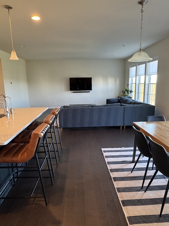 3 bed, 2 bath apartment for rent at 33 Poplar Ln Unit 33, Hopkinton — photo 4 of 23