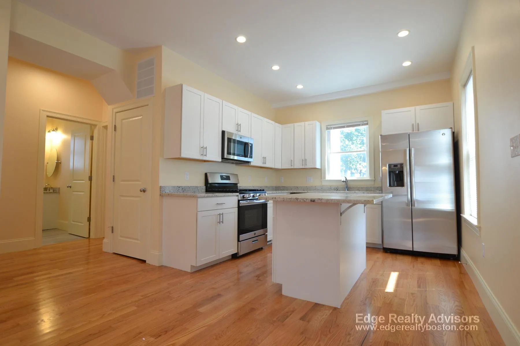 6 bed, 3 bath apartment for rent at 33 Pratt St Unit 1, Allston — photo 1 of 11