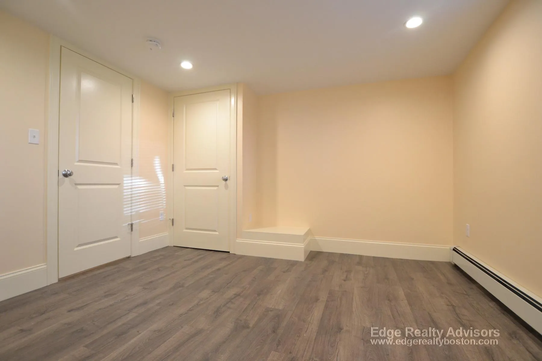6 bed, 3 bath apartment for rent at 33 Pratt St Unit 1, Allston — photo 10 of 11