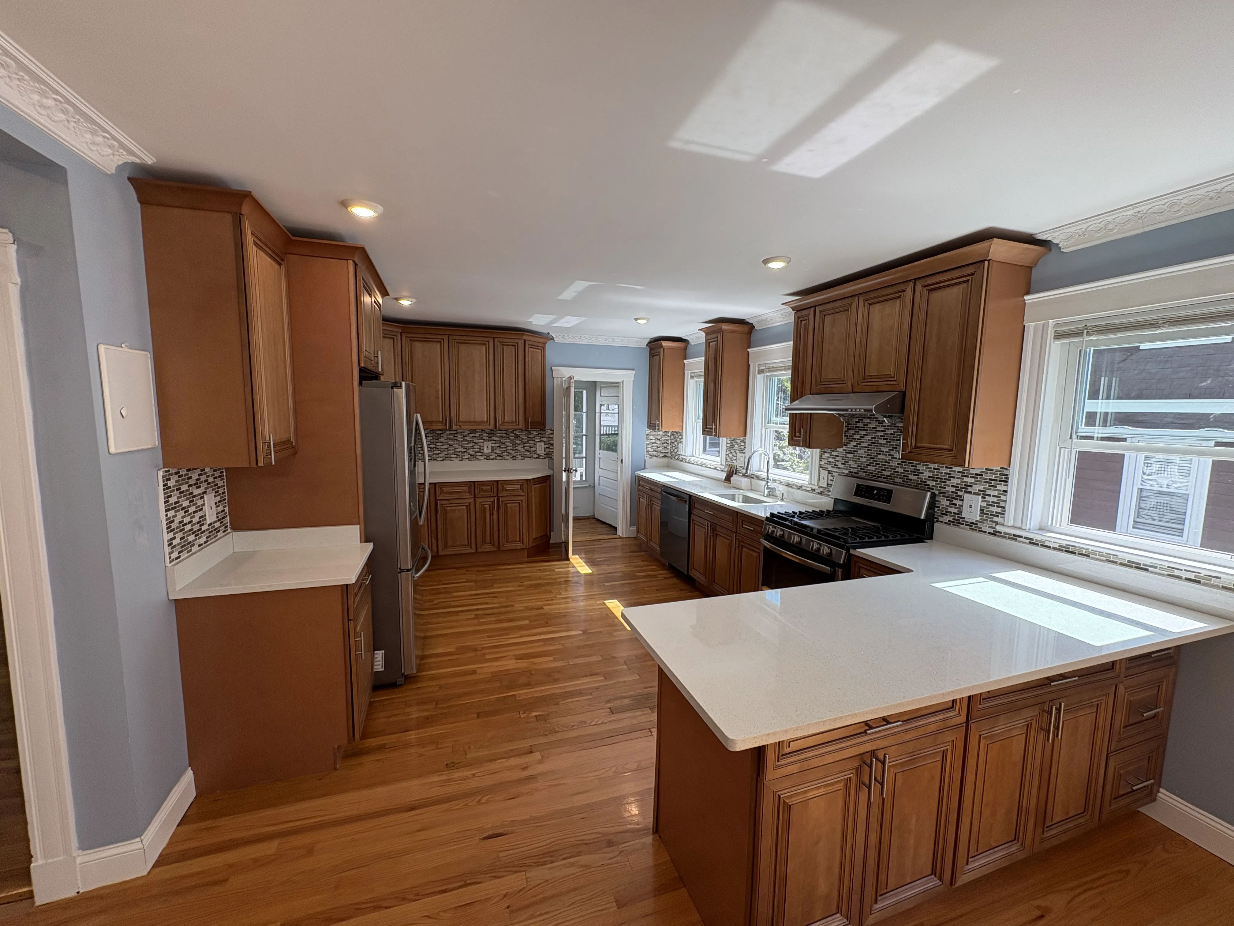 2 bed, 1 bath apartment for rent at 33 Prentiss St , Unit 1st Fl, Watertown — photo 8 of 36