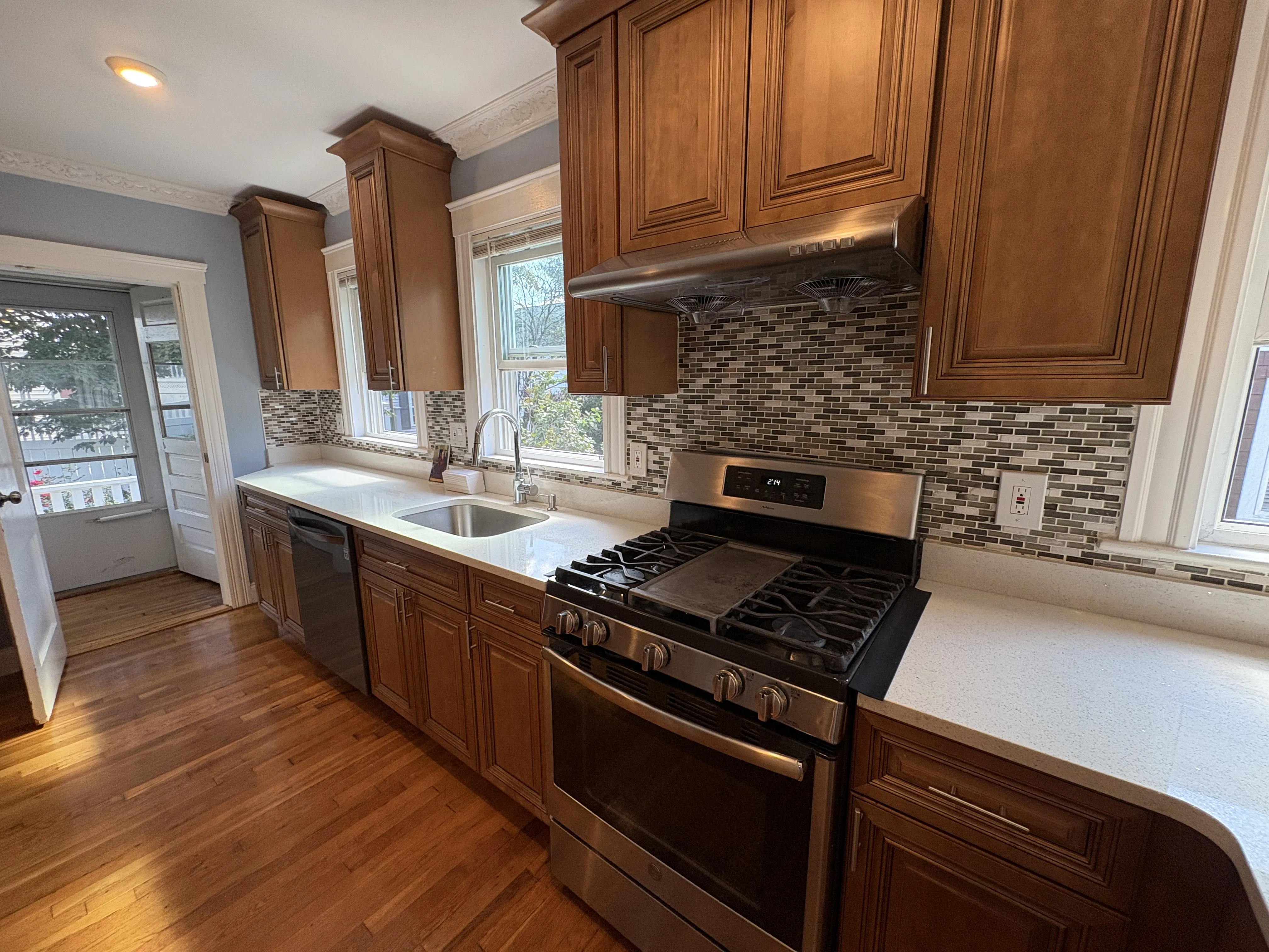 2 bed, 1 bath apartment for rent at 33 Prentiss St , Unit 1st Fl, Watertown