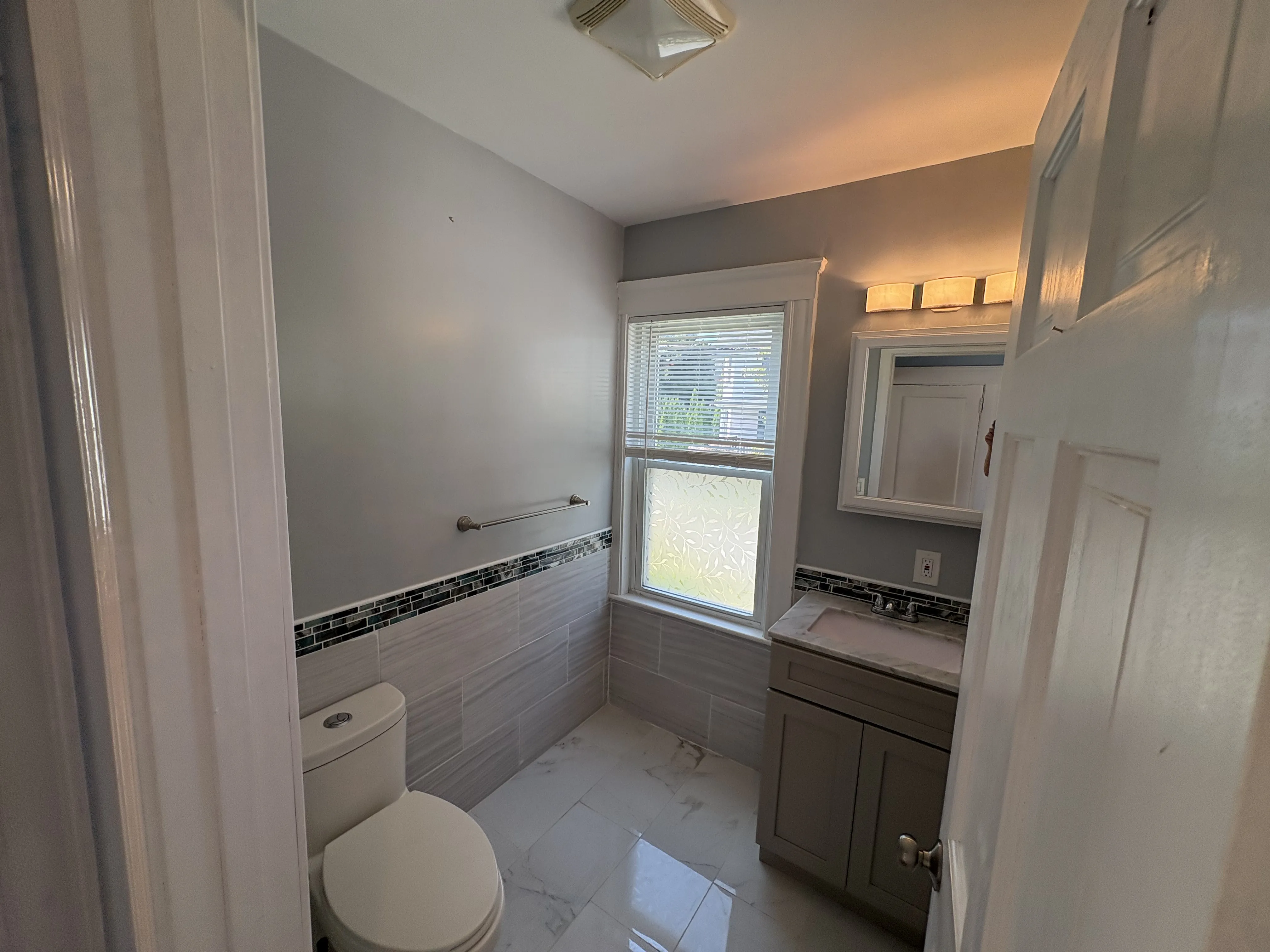 2 bed, 1 bath apartment for rent at 33 Prentiss St , Unit 1st Fl, Watertown — photo 22 of 36