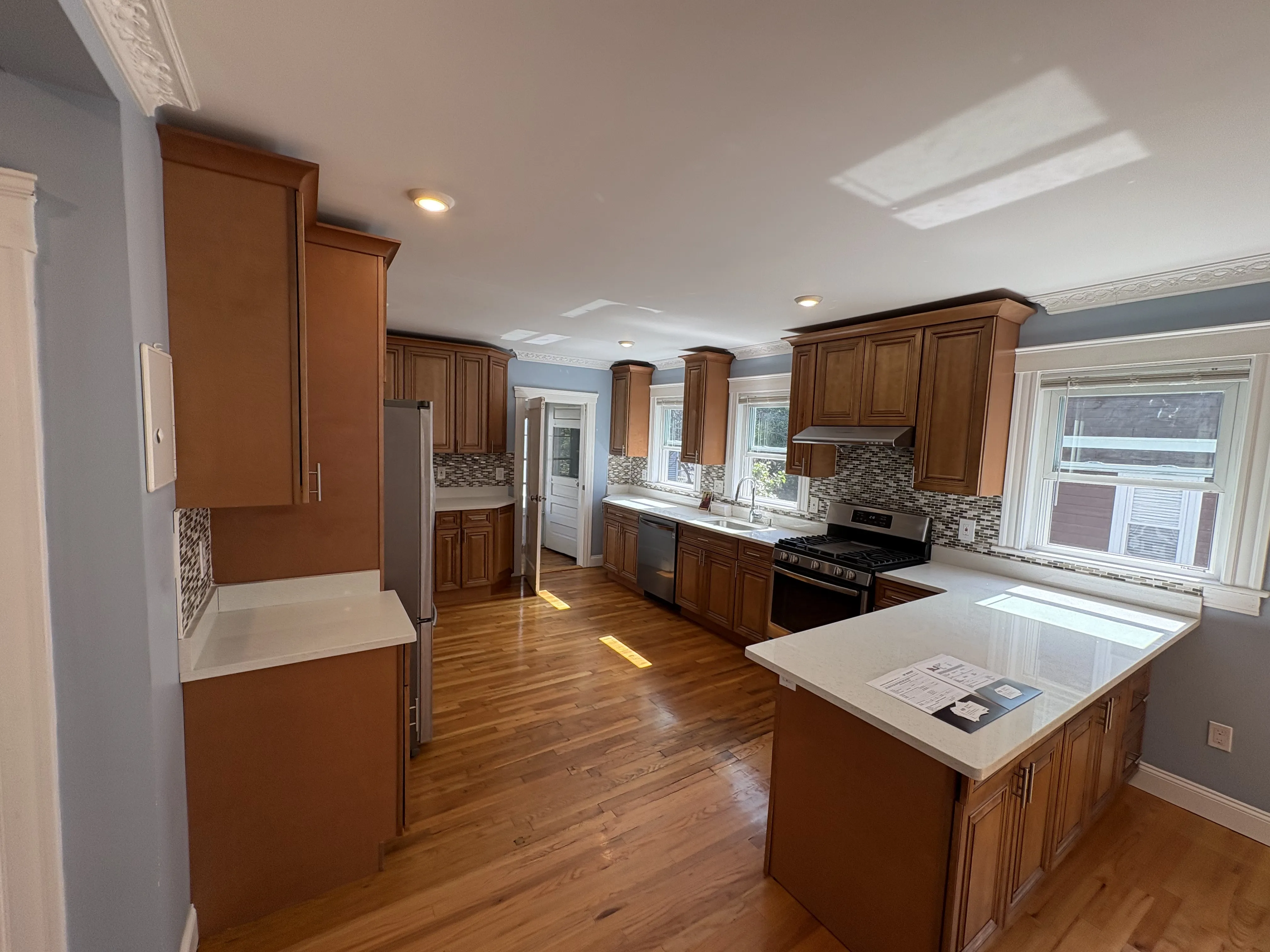 2 bed, 1 bath apartment for rent at 33 Prentiss St , Unit 1st Fl, Watertown — photo 7 of 36