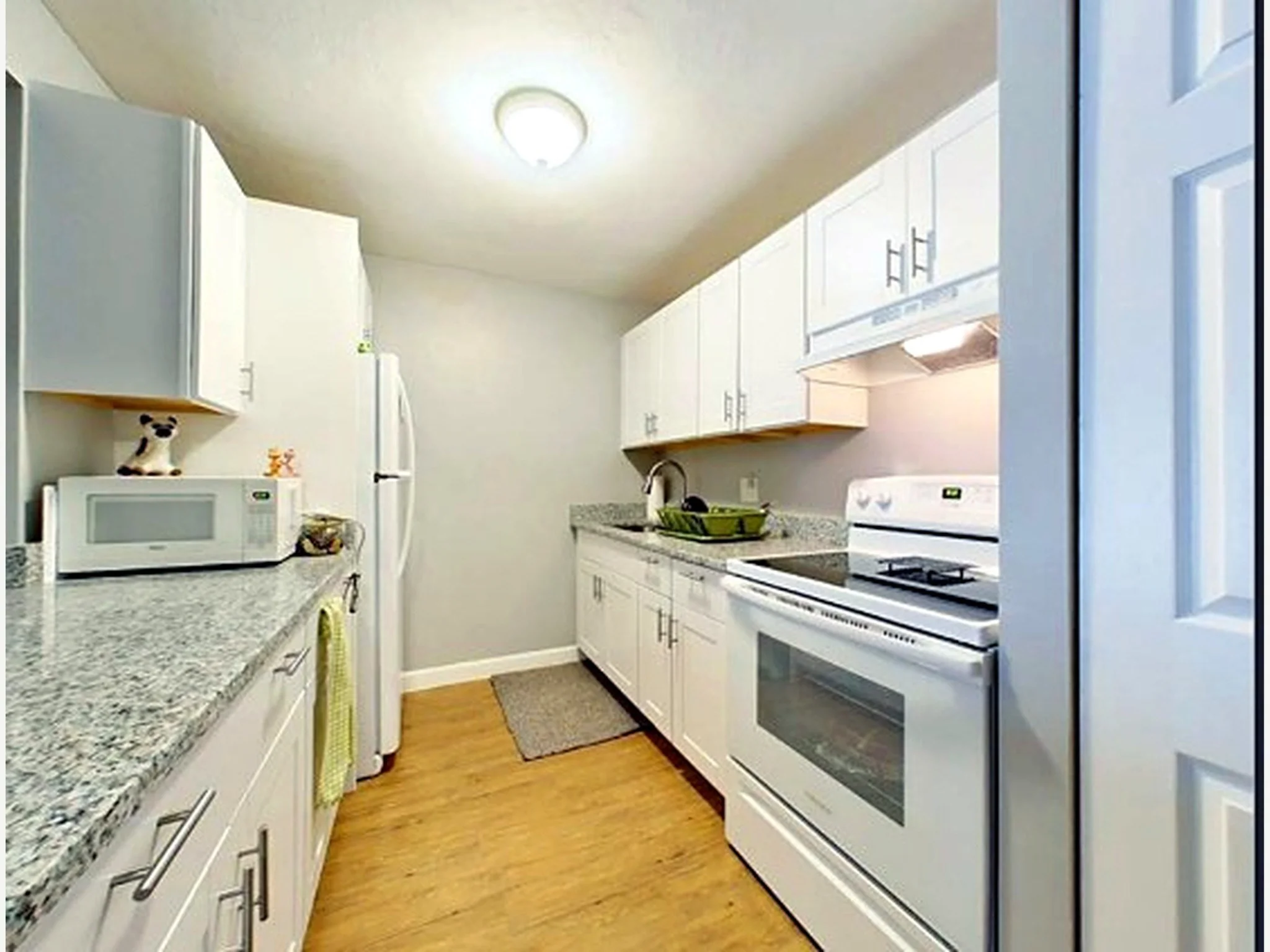 2 bed, 1 bath apartment for rent at 33 Prospect St Unit 301, Fall River — photo 4 of 16