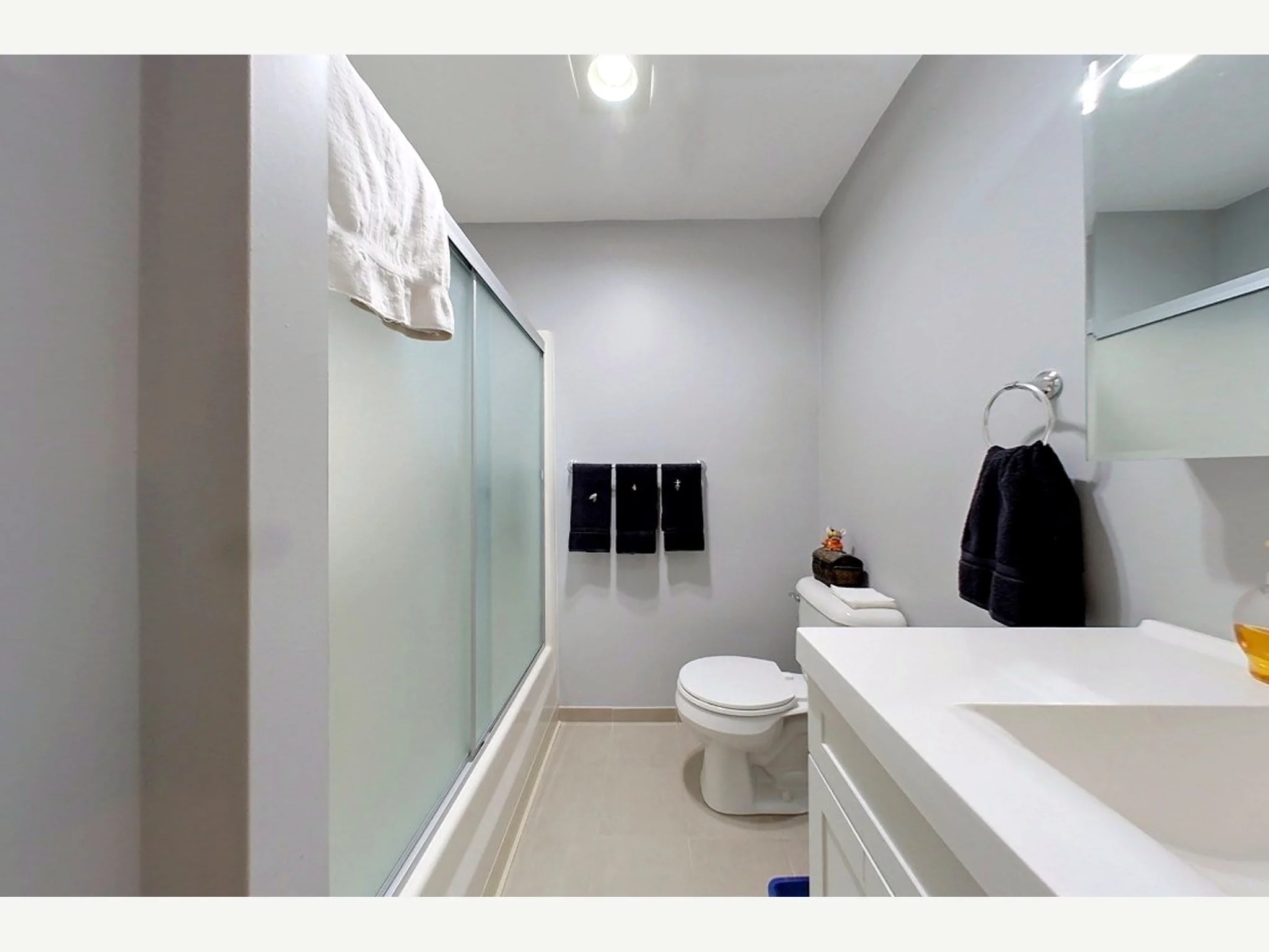 2 bed, 1 bath apartment for rent at 33 Prospect St Unit 301, Fall River — photo 10 of 16