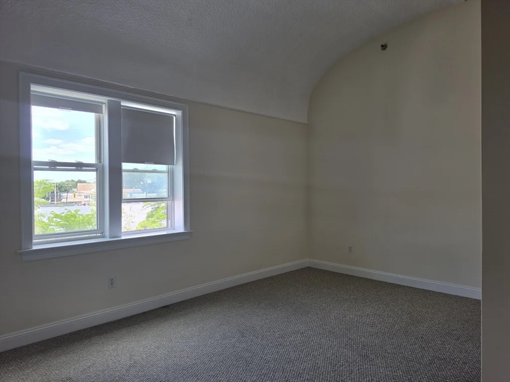 Studio bed, 1 bath apartment for rent at 33 Randolph St Unit 11, Abington — photo 3 of 12
