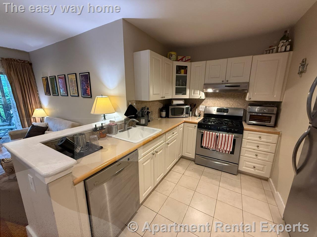 2 bed, 1 bath apartment for rent at 33 Regent St, Porter Square — photo 4 of 19