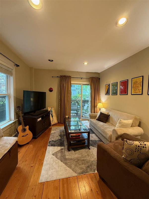2 bed, 1 bath apartment for rent at 33 Regent St Unit 1, North Cambridge — photo 5 of 19