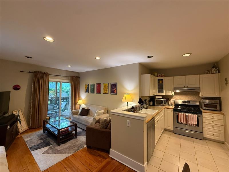 2 bed, 1 bath apartment for rent at 33 Regent St Unit 1, North Cambridge — photo 1 of 19