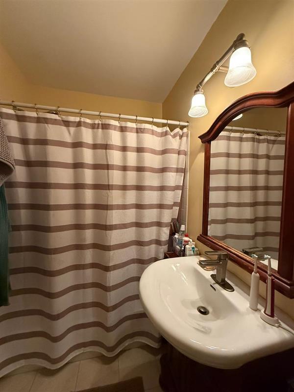 2 bed, 1 bath apartment for rent at 33 Regent St Unit 1, North Cambridge — photo 11 of 19