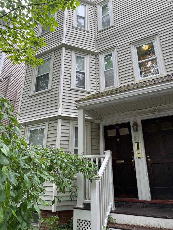2 bed, 1 bath apartment for rent at 33 Regent St Unit 1, North Cambridge — photo 3 of 19